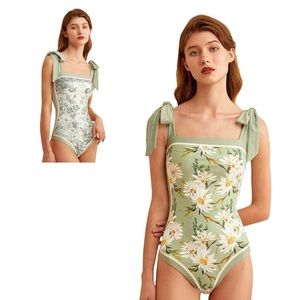 NWT Amazon Reversible Padded Tummy Tuck Full Coverage Cheeky One Piece (size S)